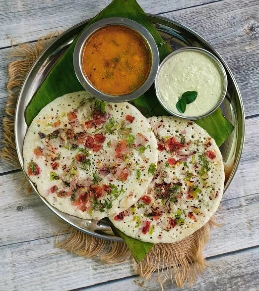 Butter Tomato Onion Uttappa